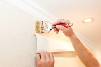 Pose de papier peint à Néhou — revêtements muraux et toiles de verre
